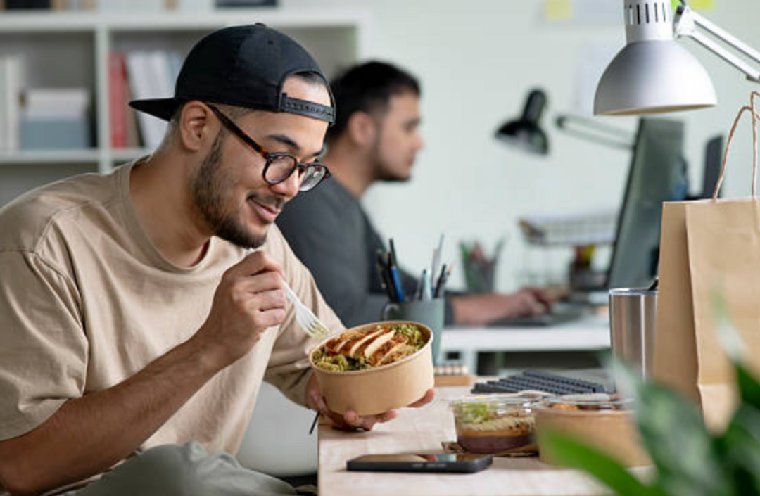 Réduire le gaspillage au travail : des gestes simples pendant la pause déjeuner